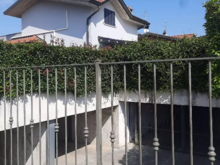 Immagine 4 di Garage in vendita  in Via Alessandro Volta a Cassano D'adda