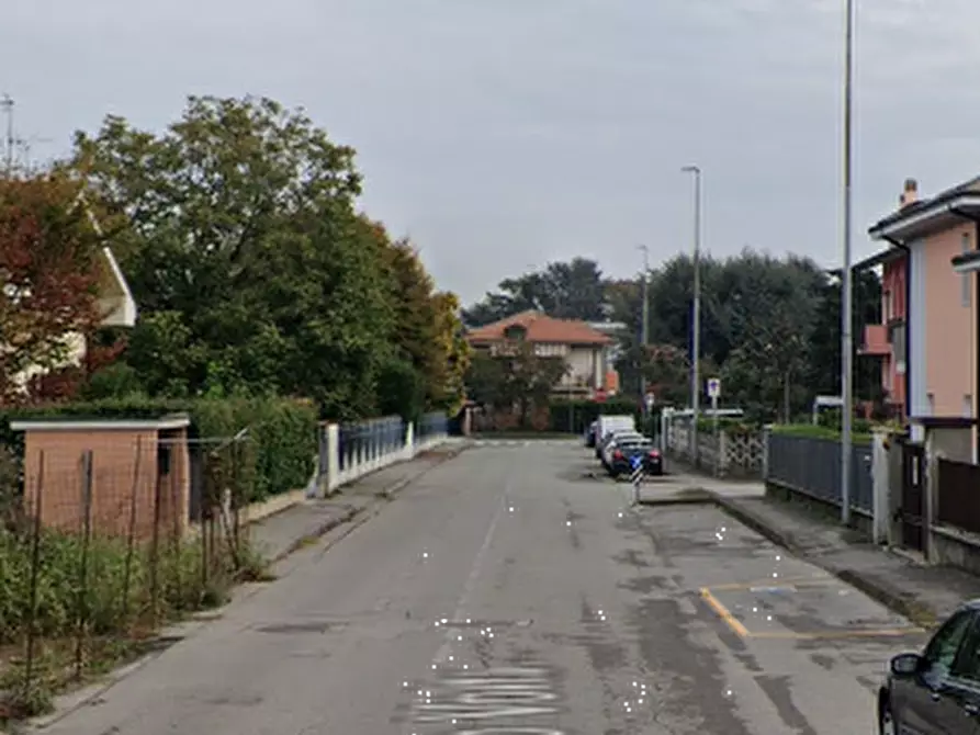 Immagine 7 di Garage in vendita  in Via Alessandro Volta a Cassano D'adda