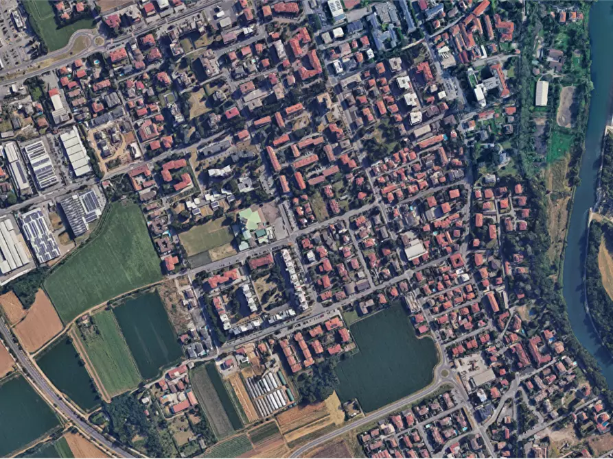 Immagine 10 di Garage in vendita  in Via Alessandro Volta a Cassano D'adda