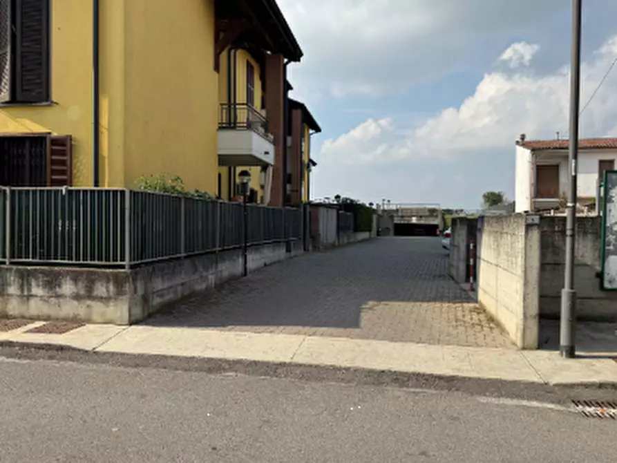 Immagine 2 di Garage in vendita  in Via Trento e Trieste a Villanterio