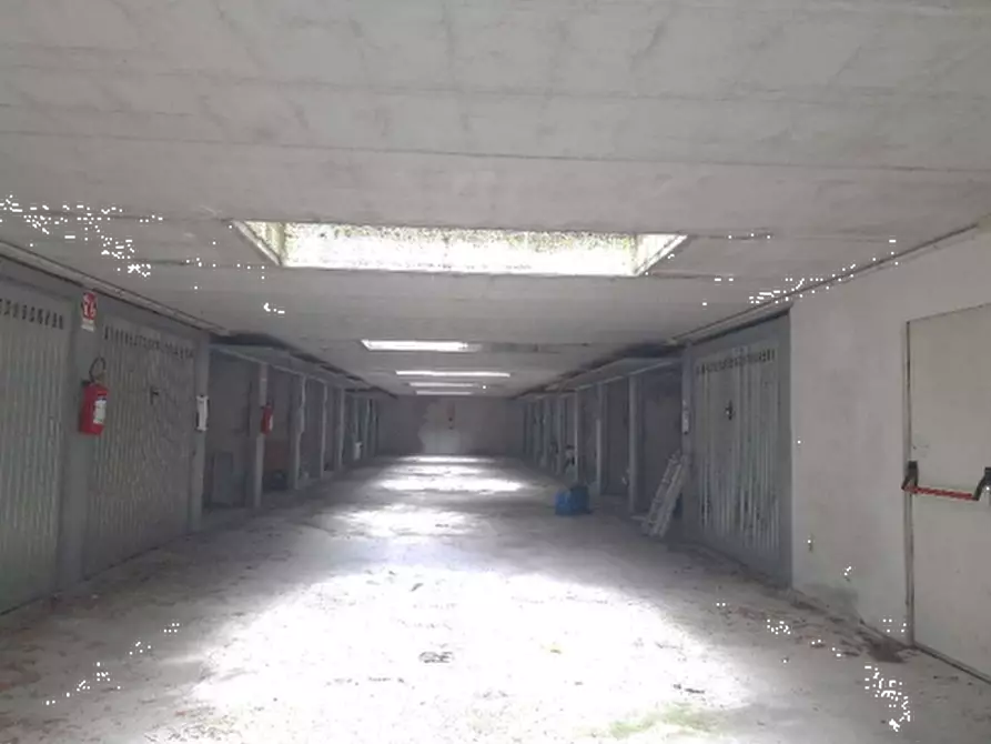 Immagine 5 di Garage in vendita  in Via Alessandro Volta a Cassano D'adda