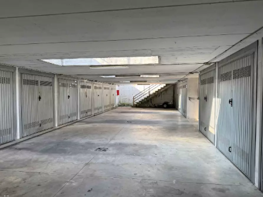 Immagine 7 di Garage in vendita  in Via Trento e Trieste a Villanterio