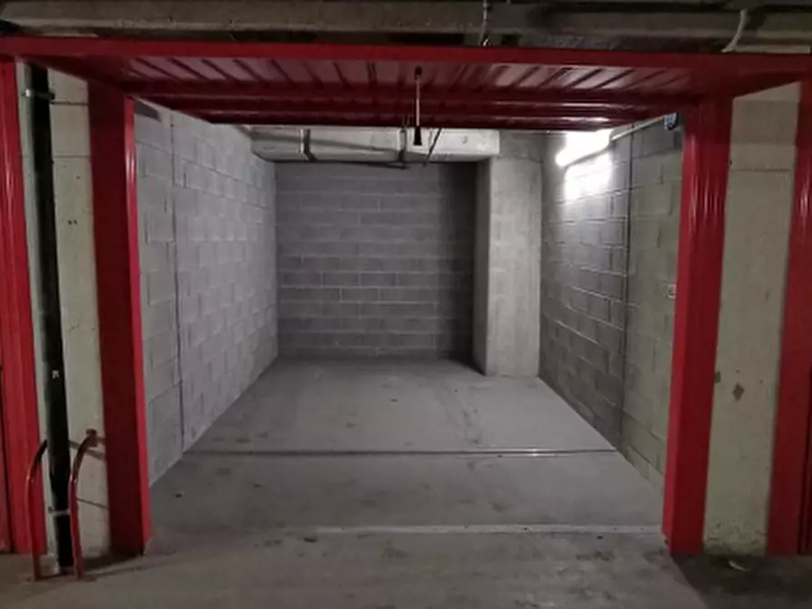 Immagine 1 di Garage in vendita  in Via Carlo Imbonati a Milano
