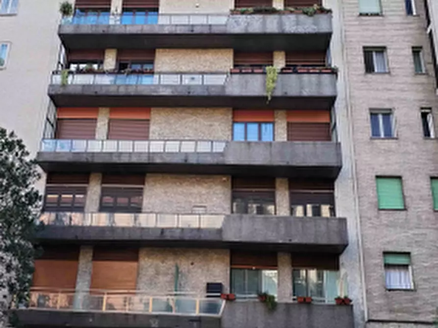 Immagine 1 di Magazzino in vendita  in V.le Beatrice d'Este a Milano