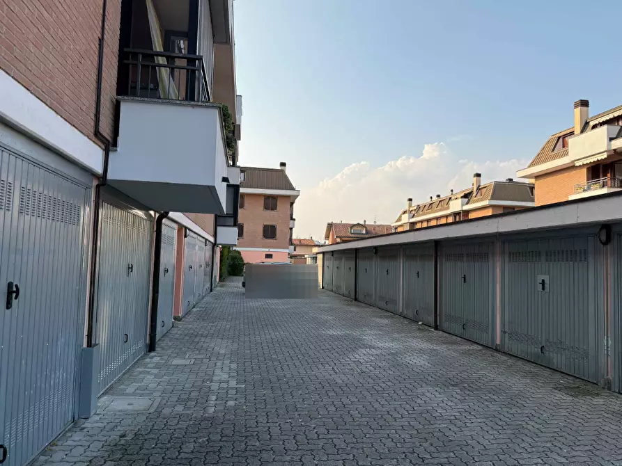 Immagine 1 di Garage in vendita  in Via Libertà a Carpiano