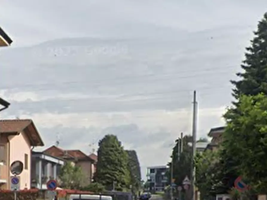 Immagine 5 di Garage in vendita  in Via Pio XII a Pozzuolo Martesana