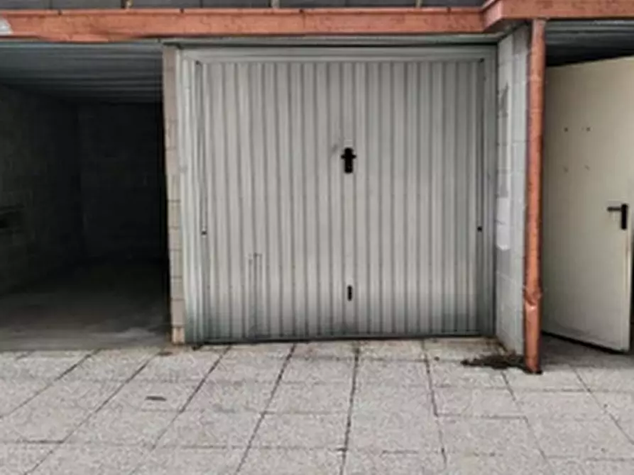 Immagine 4 di Appartamento in vendita  in Via Emilio de Marchi a Milano