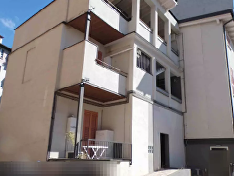 Immagine 2 di Appartamento in vendita  in Via Emilio de Marchi a Milano