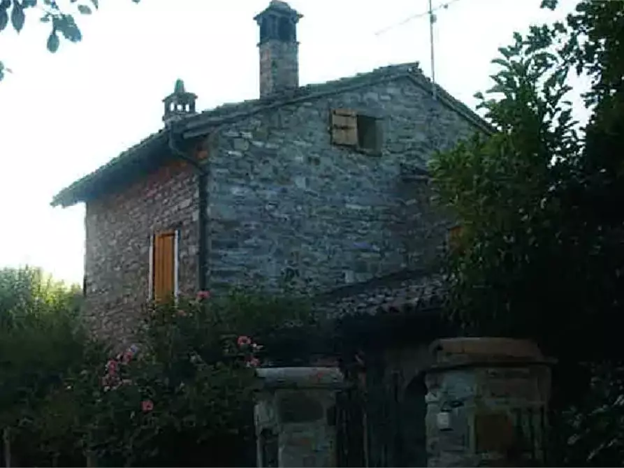 Immagine 1 di Casa indipendente in vendita  in Località Riglio di Padri a Bettola