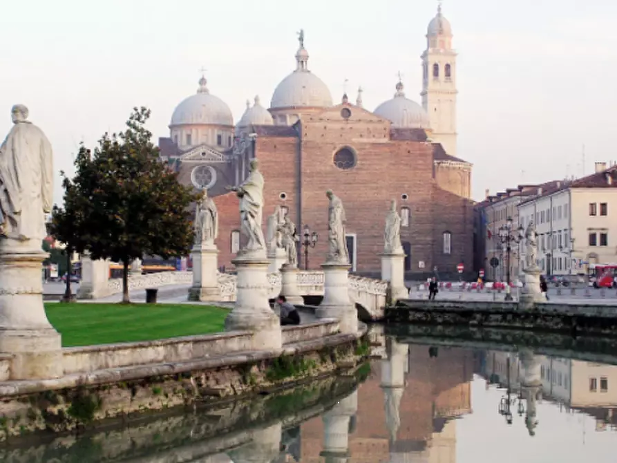 Immagine 9 di Appartamento in affitto  in Via Roma a Padova