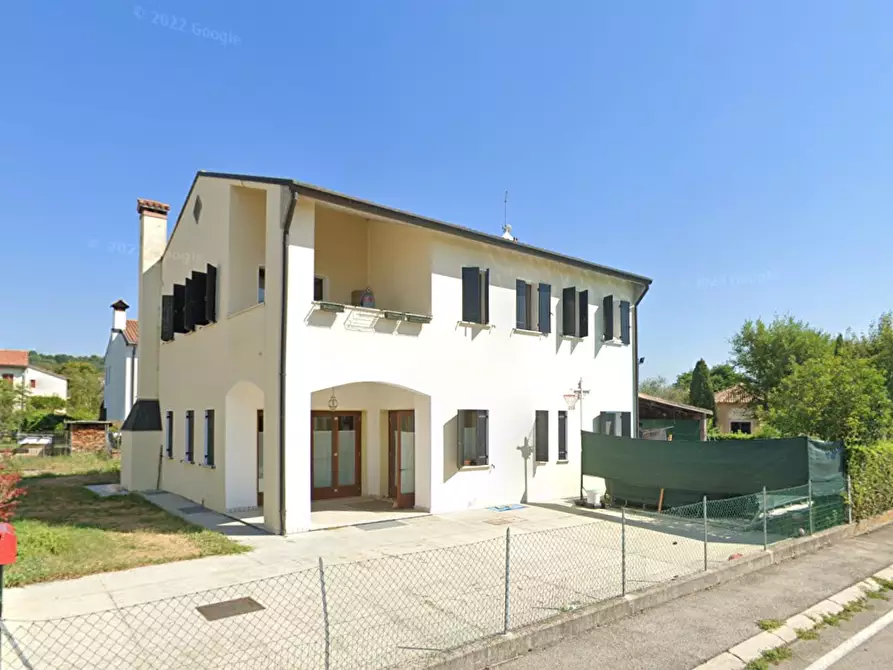 Immagine 1 di Villa in vendita  in Via San Girolamo a Nervesa Della Battaglia