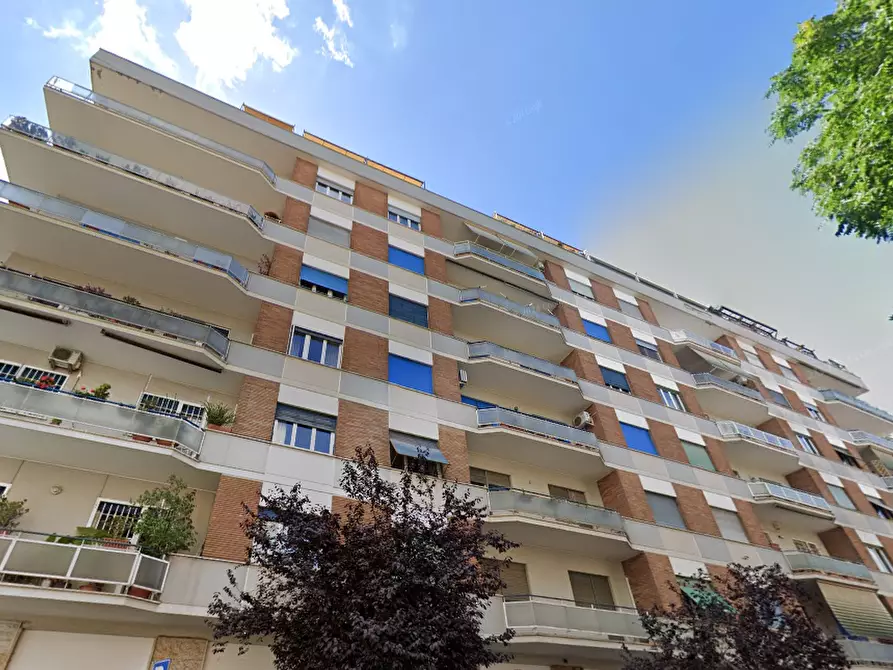 Immagine 2 di Appartamento in vendita  in Via Giacomo Trevis a Roma