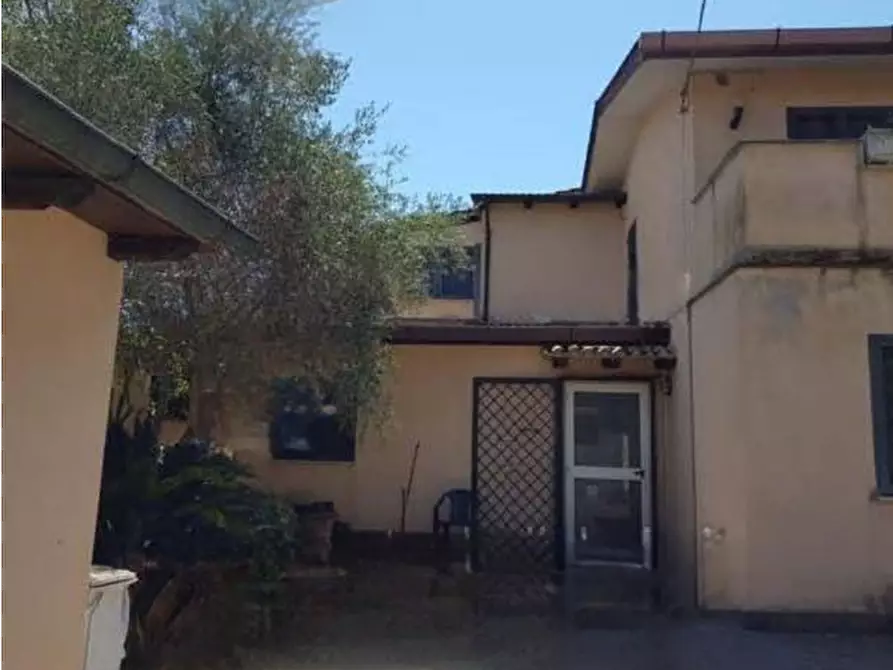 Immagine 4 di Villa in vendita  in Via Alessandro Rolla a Roma