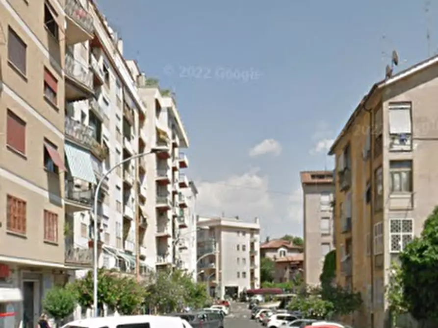 Immagine 7 di Appartamento in vendita  in Piazza Augusto Albini a Roma