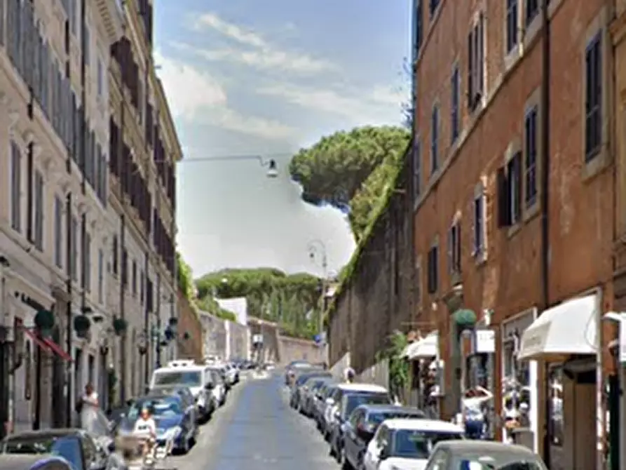 Immagine 3 di Appartamento in vendita  in Via Francesco Crispi a Roma