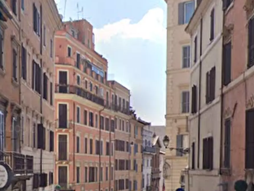 Immagine 4 di Appartamento in vendita  in Via Francesco Crispi a Roma