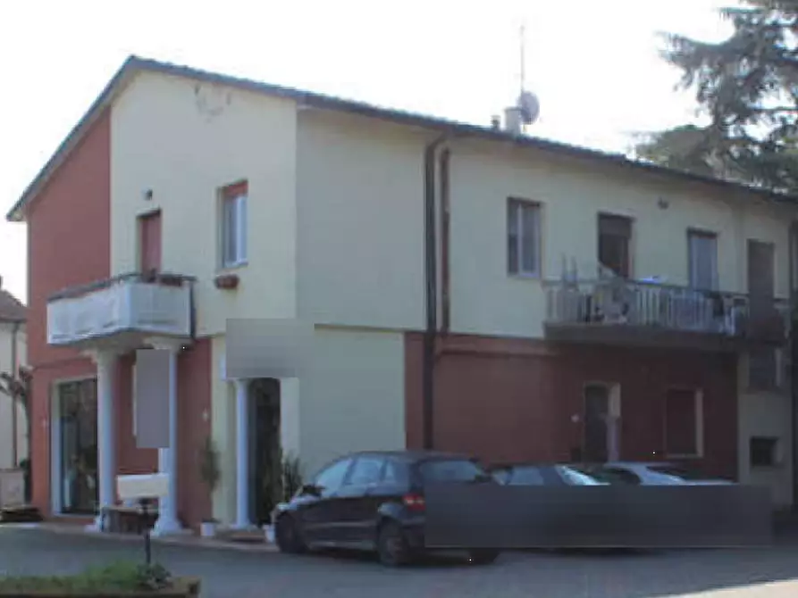 Immagine 5 di Negozio in vendita  in Via dell'Appennino a Forli'