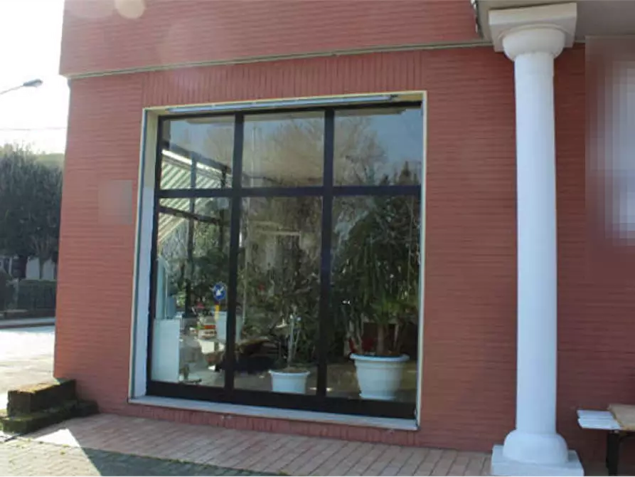 Immagine 9 di Negozio in vendita  in Via dell'Appennino a Forli'