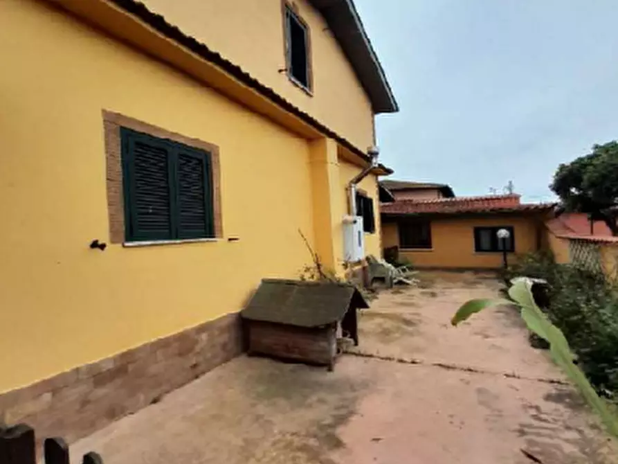Immagine 7 di Villa in vendita  in Via Cervignano a Ardea