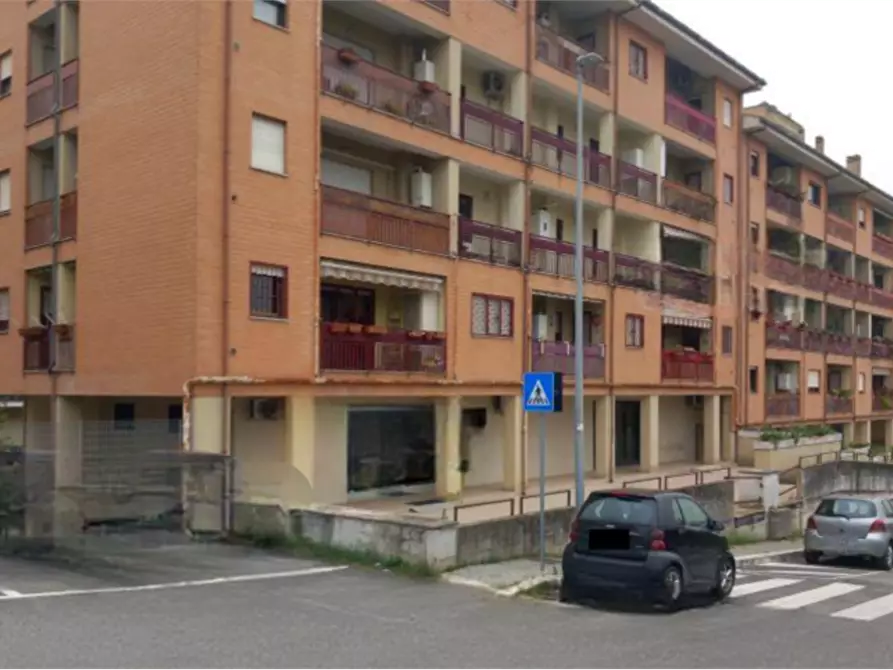 Immagine 2 di Negozio in vendita  in Via Giuseppe Giunchi a Roma