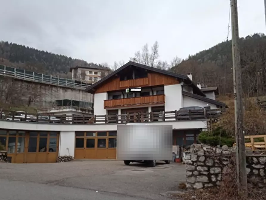 Immagine 1 di Capannone industriale in vendita  in Via Galghena a Pieve Di Cadore