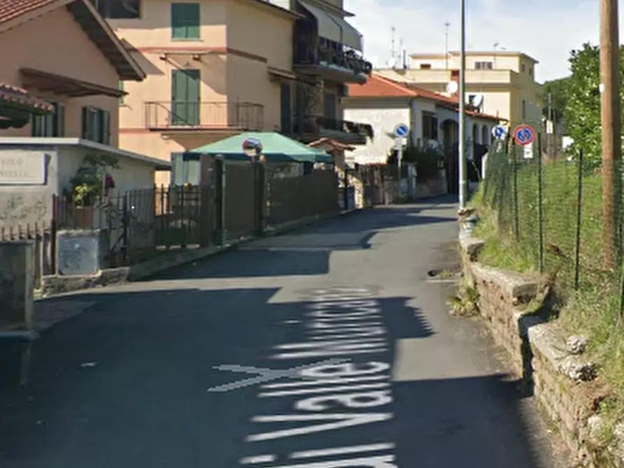 Immagine 7 di Appartamento in vendita  in Via di Valle Muricana a Roma