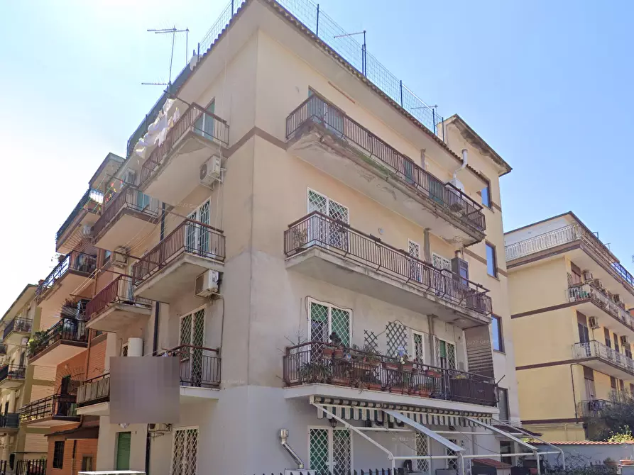 Immagine 4 di Appartamento in vendita  in Via Anchise a Roma