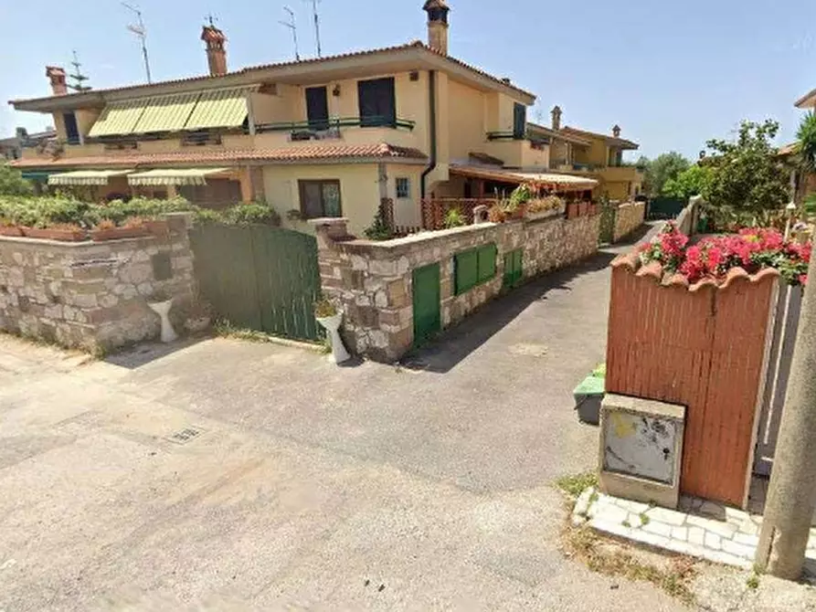 Immagine 3 di Villetta a schiera in vendita  in Via G. Pascoli a Anzio