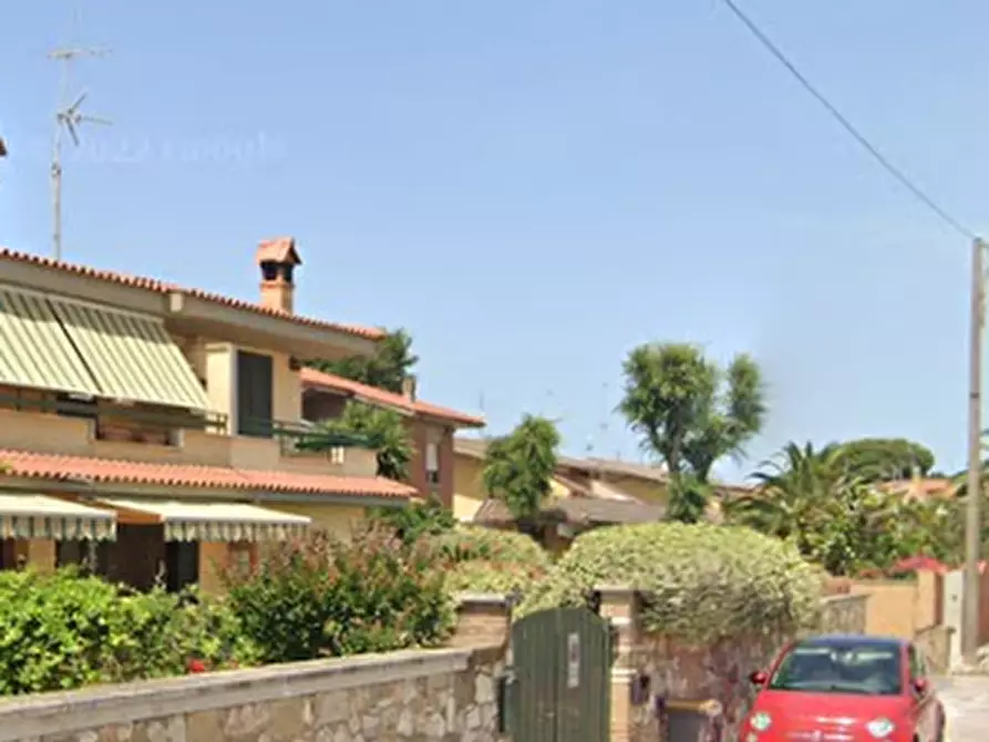 Immagine 10 di Villetta a schiera in vendita  in Via G. Pascoli a Anzio