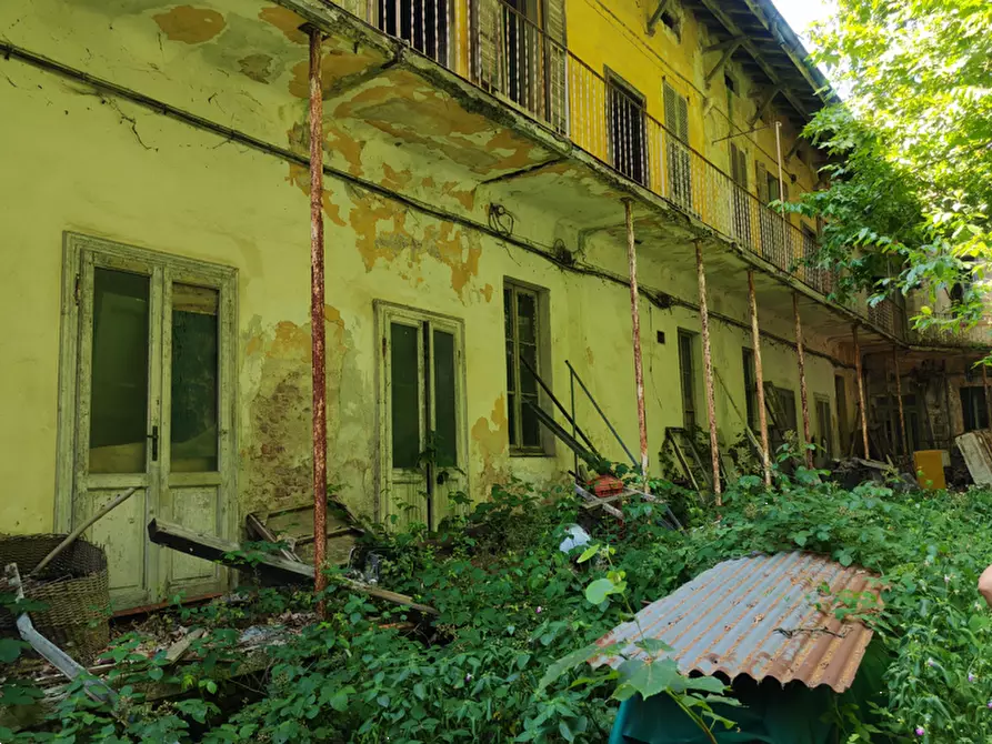 Immagine 8 di Stabile in vendita  in Strada Vicinale dei Mulini Bianchi  a Cairate
