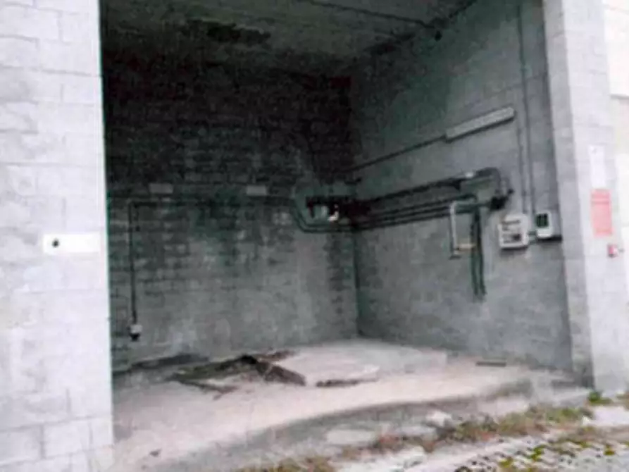 Immagine 4 di Capannone industriale in vendita  in Via Monte San Michele a Tradate