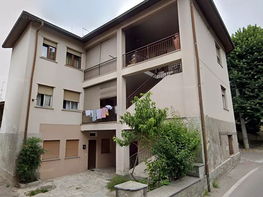 Immagine 2 di Appartamento in vendita  in Via Giosuè Carducci a Tradate