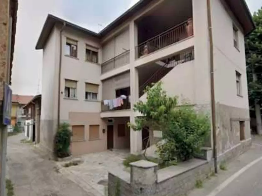 Immagine 3 di Appartamento in vendita  in Via Giosuè Carducci a Tradate