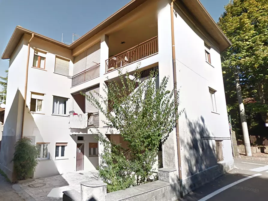 Immagine 6 di Appartamento in vendita  in Via Giosuè Carducci a Tradate