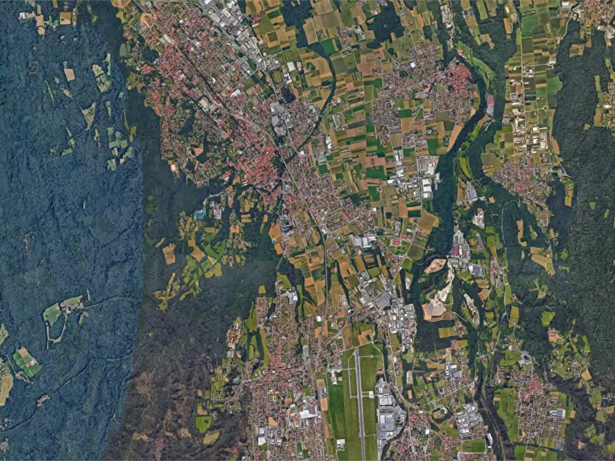 Immagine 20 di Appartamento in vendita  in Via Giosuè Carducci a Tradate