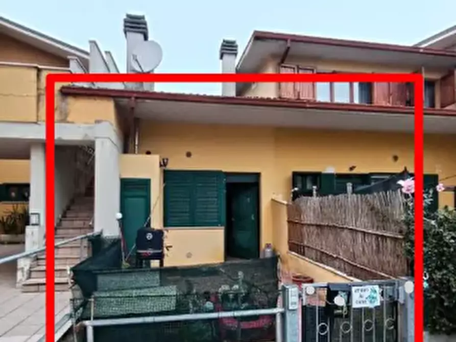 Immagine 1 di Appartamento in vendita  in Strada San Costanzo a San Costanzo