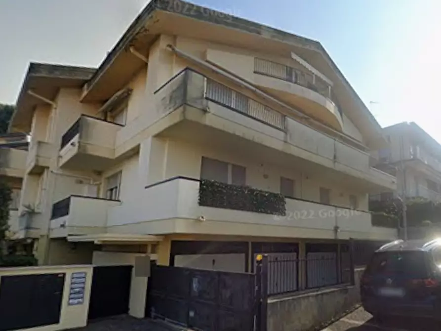 Immagine 6 di Porzione di casa in vendita  in Viale Umbria a Riccione