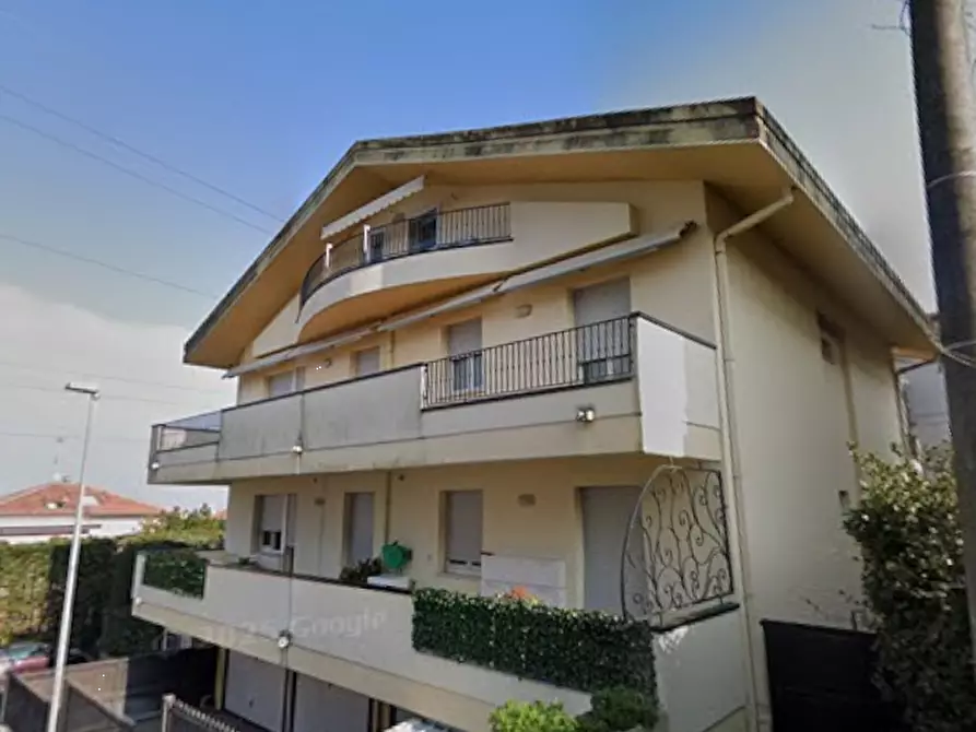 Immagine 4 di Porzione di casa in vendita  in Viale Umbria a Riccione