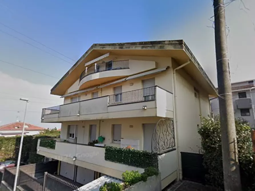 Immagine 5 di Porzione di casa in vendita  in Viale Umbria a Riccione