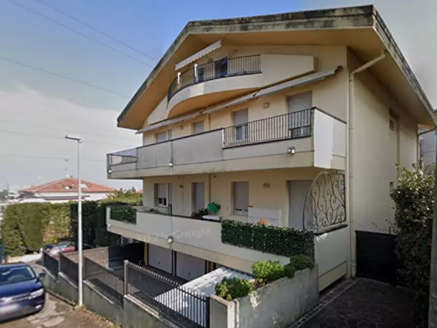 Immagine 7 di Porzione di casa in vendita  in Viale Umbria a Riccione