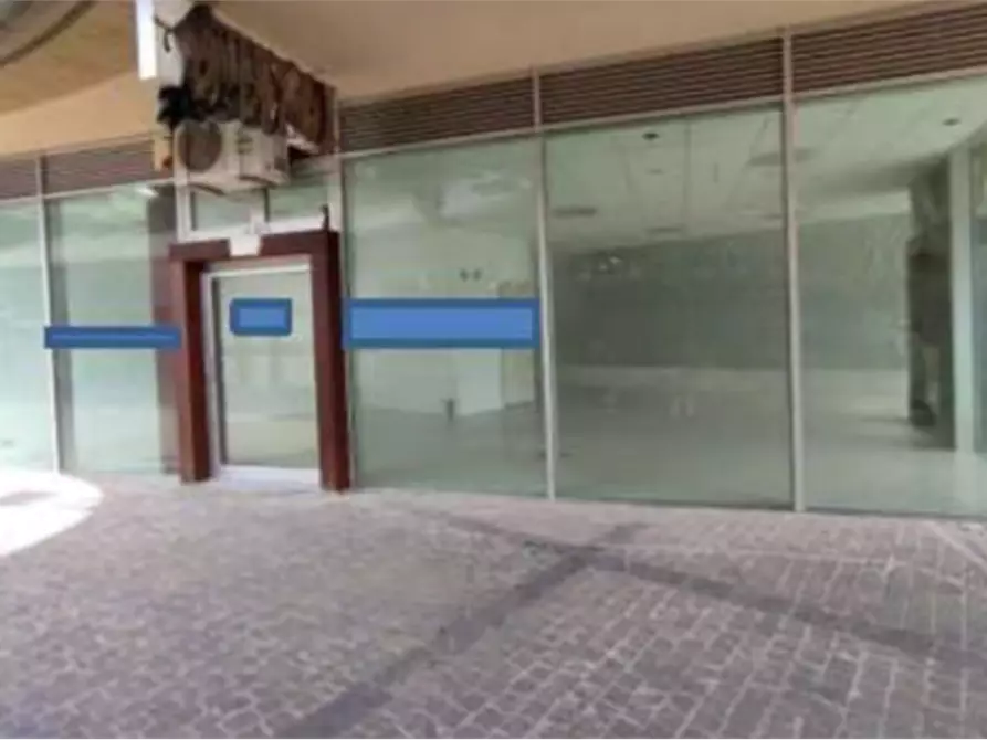 Immagine 2 di Negozio in vendita  in Viale Francesco Cilea a Riccione