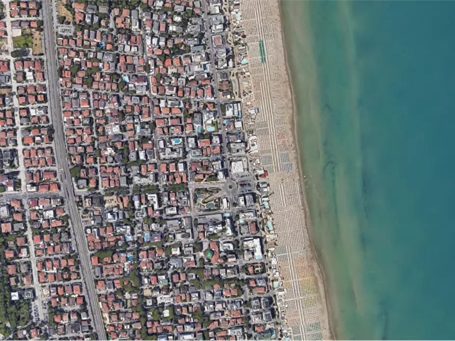 Immagine 10 di Negozio in vendita  in Viale Francesco Cilea a Riccione