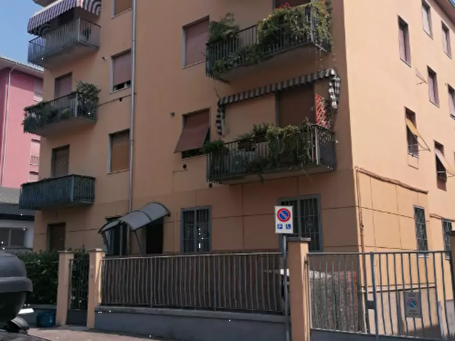 Immagine 4 di Garage in vendita  in Via Emilio Casa a Parma