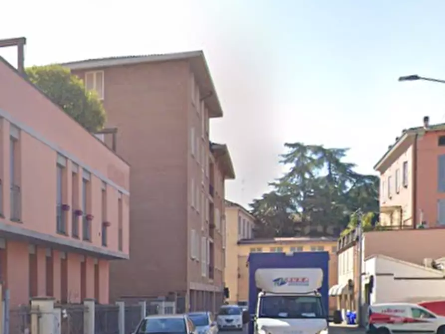 Immagine 9 di Garage in vendita  in Via Emilio Casa a Parma