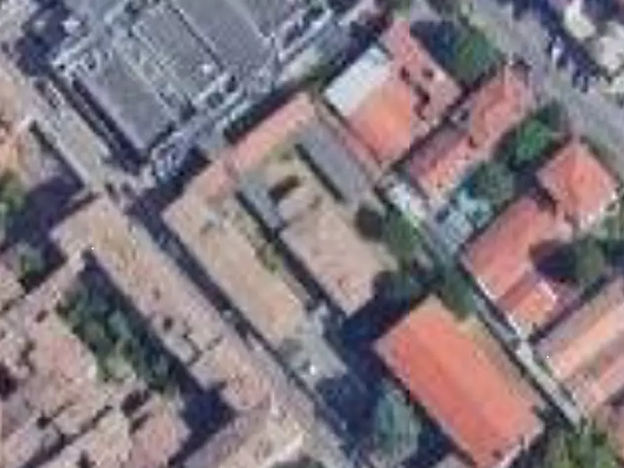 Immagine 10 di Garage in vendita  in Via Emilio Casa a Parma