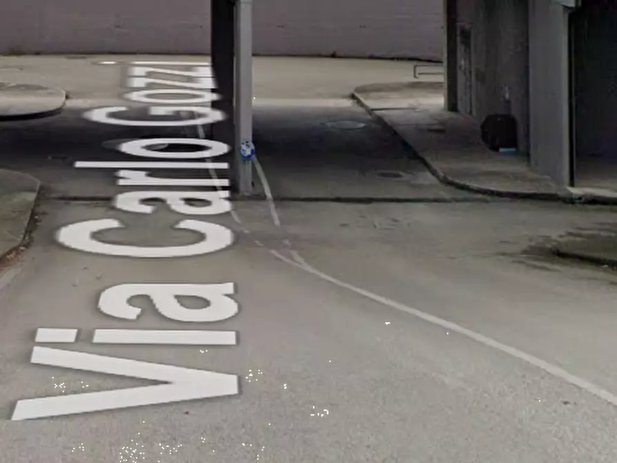 Immagine 6 di Magazzino in vendita  in Via Carlo Gozzi a Fano