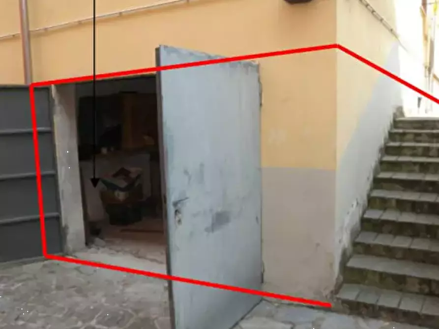 Immagine 1 di Garage in vendita  in Via Emilio Casa a Parma