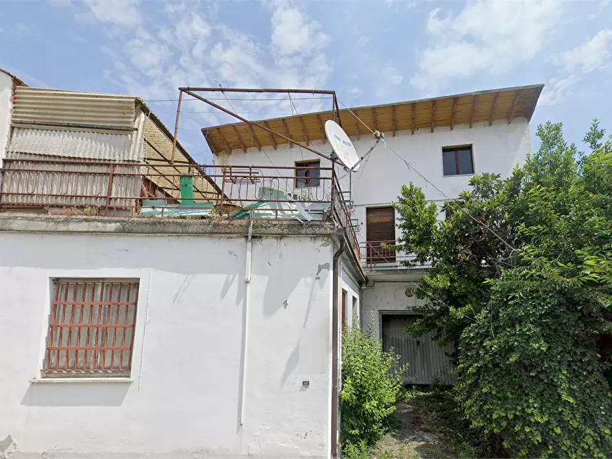 Immagine 5 di Casa indipendente in vendita  in Piazzale Matteotti a Ziano Piacentino