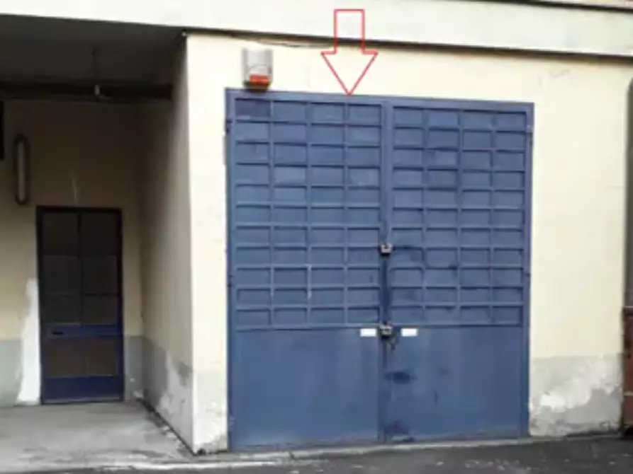 Immagine 1 di Garage in vendita  in Via Piave a Moncalieri