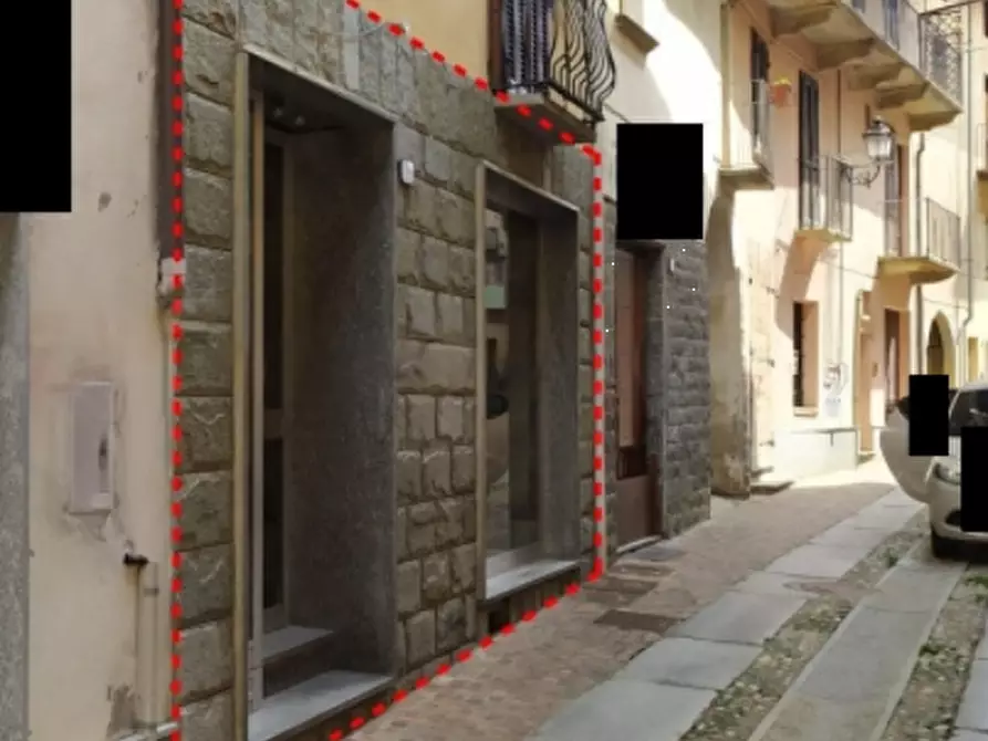 Immagine 2 di Negozio in vendita  in Via Claudio Chiesa a Corio